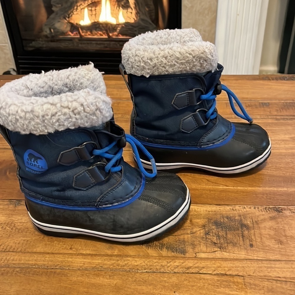 SOREL waterproof boots, size 11 (child), blue, in good condition - Picture 3 of 9